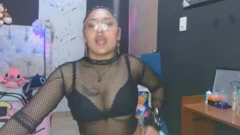 kendall online show from October 2025 09:05:02 PM