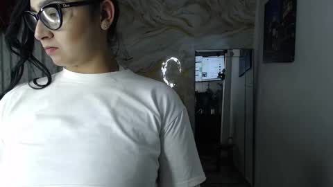 kendall  online show from September 2025 08:14:02 AM