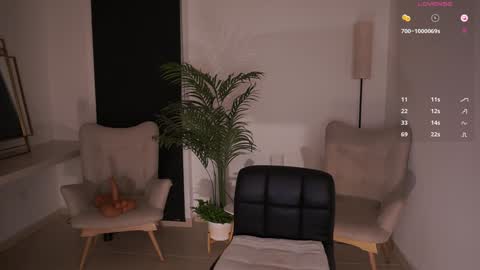 Snapshot of kendall_risex chatting on February 2025 12:02:02 PM KENDALL IG 1ken 1ken online show from February 2025 12:02:02 PM