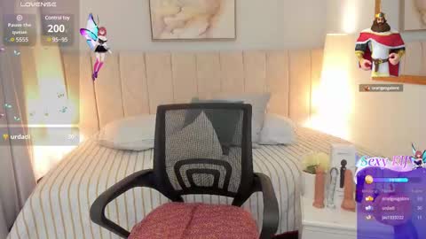 Snapshot of kendallqueenn chatting on February 2025 11:20:01 PM Kendall online show from February 2025 11:20:01 PM