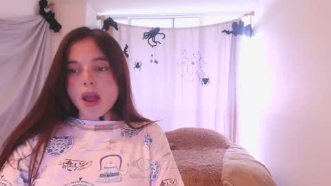 kendall online show from October 2025 07:56:01 PM