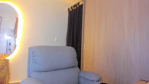 Snapshot of kendel_dimitri chatting on February 2025 04:35:02 AM kendel_dimitri online show from February 2025 04:35:02 AM