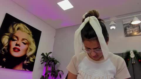 Kendra London online show from December 2025 11:50:01 AM