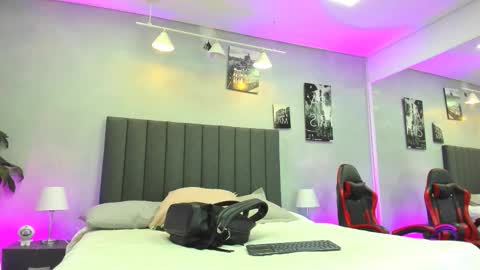 Kendra London online show from March 2026 11:28:02 AM