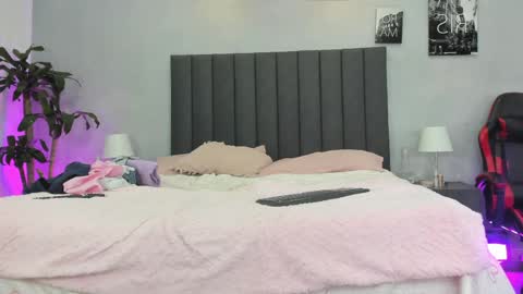 Kendra London online show from May 2026 11:26:02 AM