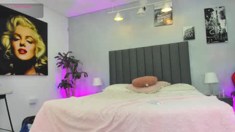 Kendra London online show from May 2026 11:06:02 AM