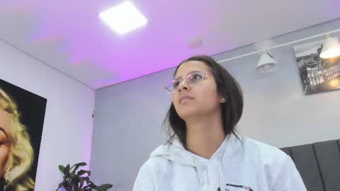 Kendra London online show from June 2026 11:24:02 AM