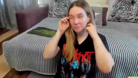 Kendra online show from April 2026 12:37:02 AM