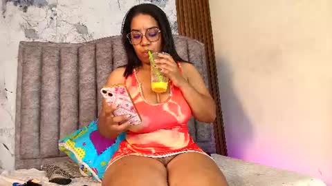 Mamasita online show from July 2026 05:07:02 PM
