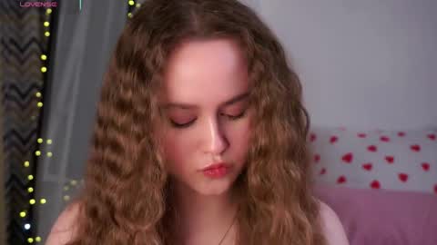 Kira online show from April 2026 10:25:02 PM