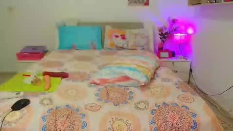 kendralove online show from December 2024 04:55:01 AM