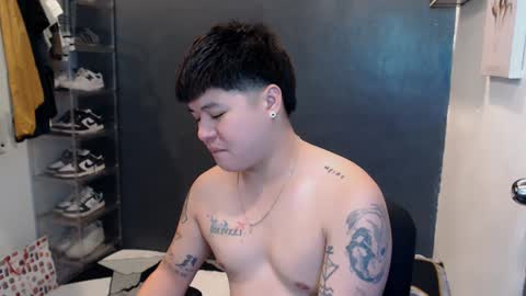 Snapshot of kenhotline911 chatting on December 2024 03:10:01 PM ken online show from December 2024 03:10:01 PM