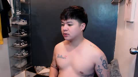 Snapshot of kenhotline911 chatting on January 2025 04:02:02 PM ken online show from January 2025 04:02:02 PM