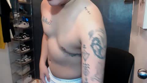 Snapshot of kenhotline911 chatting on January 2025 05:48:01 PM ken online show from January 2025 05:48:01 PM