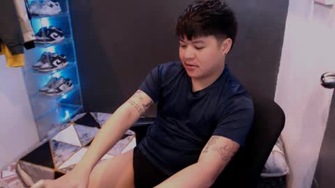 Snapshot of kenhotline911 chatting on January 2025 02:18:01 PM ken online show from January 2025 02:18:01 PM