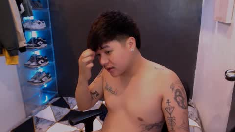 Snapshot of kenhotline911 chatting on January 2025 05:19:01 PM ken online show from January 2025 05:19:01 PM