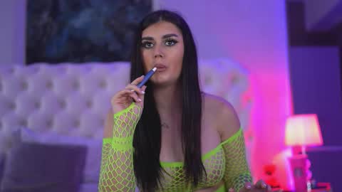 Snapshot of kenndramoon chatting on November 2025 03:44:02 PM Kendra online show from November 2025 03:44:02 PM