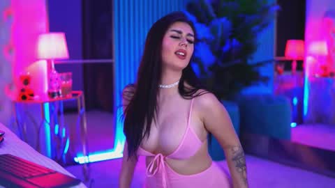 Snapshot of kenndramoon chatting on December 2025 02:46:02 PM Kendra online show from December 2025 02:46:02 PM