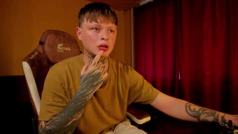 Snapshot of kenny_love69 chatting on September 2025 11:01:02 AM Kenny online show from September 2025 11:01:02 AM