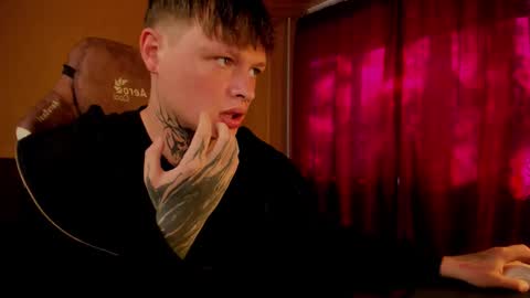 Snapshot of kenny_love69 chatting on September 2025 11:47:02 AM Kenny online show from September 2025 11:47:02 AM