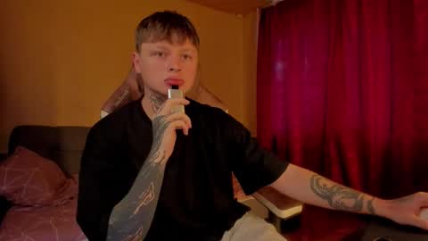 Snapshot of kenny_love69 chatting on October 2025 10:44:02 AM Kenny online show from October 2025 10:44:02 AM