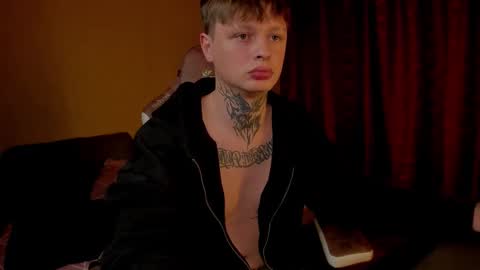 Snapshot of kenny_love69 chatting on October 2025 03:32:02 PM Kenny online show from October 2025 03:32:02 PM