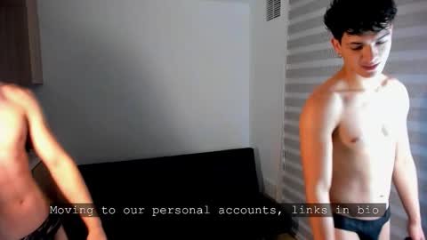 Snapshot of kens_boys chatting on December 2025 10:50:01 PM Jeronimo y Felipe online show from December 2025 10:50:01 PM