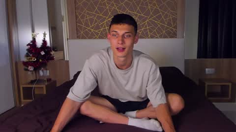 Snapshot of kenter_parker chatting on January 2025 06:09:01 PM Peter online show from January 2025 06:09:01 PM