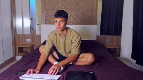 Snapshot of kenter_parker chatting on February 2025 01:35:02 PM Peter online show from February 2025 01:35:02 PM