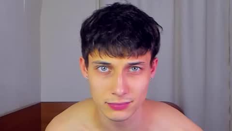 Snapshot of kenter_parker chatting on September 2025 01:10:01 AM Peter online show from September 2025 01:10:01 AM