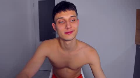 Snapshot of kenter_parker chatting on November 2025 08:43:01 PM Peter online show from November 2025 08:43:01 PM