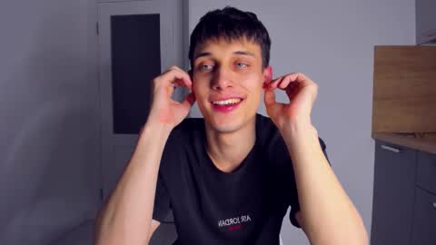 Snapshot of kenter_parker chatting on November 2025 01:19:01 AM Peter online show from November 2025 01:19:01 AM