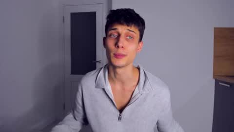 Snapshot of kenter_parker chatting on December 2025 10:05:01 PM Peter online show from December 2025 10:05:01 PM