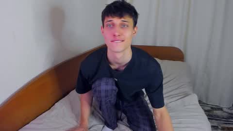 Snapshot of kenter_parker chatting on December 2025 09:31:02 PM Peter online show from December 2025 09:31:02 PM