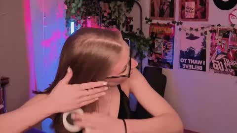 Snapshot of kenyattawestermark chatting on January 2026 09:01:01 AM Lisa online show from January 2026 09:01:01 AM