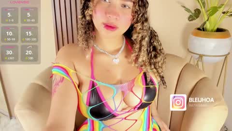 Snapshot of kenykitty chatting on January 2025 06:56:01 AM Keny Kitty Onlyfans Kenayfoxx online show from January 2025 06:56:01 AM