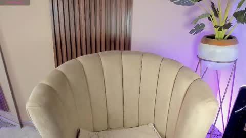 Snapshot of kenykitty chatting on February 2025 05:09:02 AM Keny Kitty Onlyfans Kenayfoxx online show from February 2025 05:09:02 AM