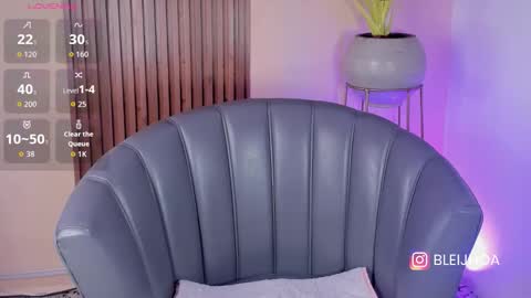 Snapshot of kenykitty chatting on October 2025 06:03:02 AM Keny Kitty Onlyfans Kenayfoxx online show from October 2025 06:03:02 AM