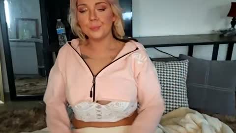 Kenzie online show from July 2026 03:52:01 AM