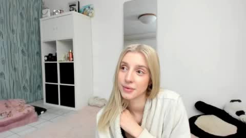 Kenzie online show from May 2026 04:36:01 PM