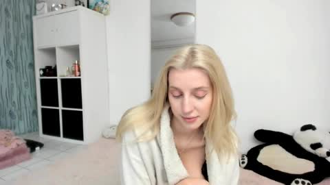 Kenzie online show from May 2026 04:24:02 PM