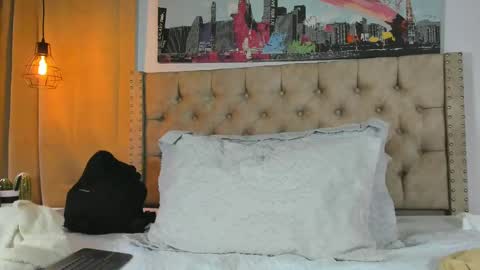 Kery Hillson online show from February 2025 01:11:02 PM