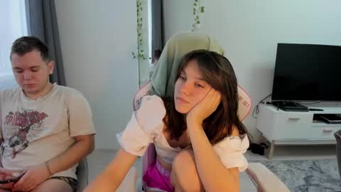 kesh_mne online show from November 2025 11:03:01 AM