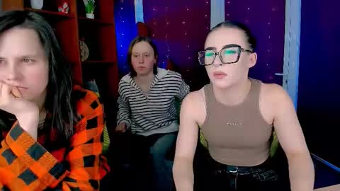 keuli_li online show from February 2026 07:43:01 PM