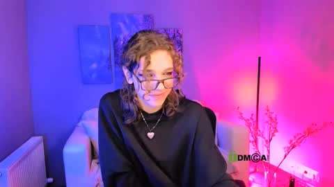 Snapshot of kevi_sunn chatting on September 2025 07:13:01 PM kevi here online show from September 2025 07:13:01 PM