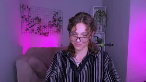 Snapshot of kevi_sunn chatting on September 2025 08:30:01 PM kevi here online show from September 2025 08:30:01 PM