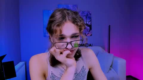 Snapshot of kevi_sunn chatting on September 2025 07:17:01 PM kevi here online show from September 2025 07:17:01 PM