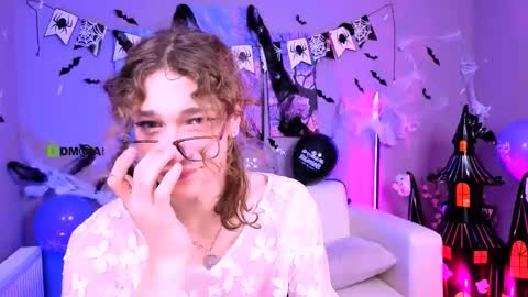 Snapshot of kevi_sunn chatting on October 2025 07:57:02 PM kevi here online show from October 2025 07:57:02 PM