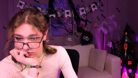 Snapshot of kevi_sunn chatting on October 2025 06:56:01 PM kevi here online show from October 2025 06:56:01 PM