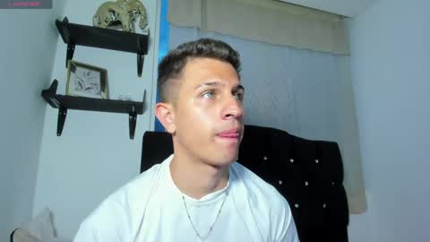 Snapshot of kevin_ahs1 chatting on June 2026 11:17:01 PM Kevin Ahs online show from June 2026 11:17:01 PM